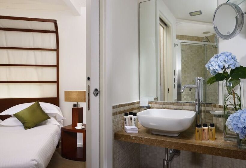 بنجلو قياسى مطلّ علي الحديقة, La Plage Resort