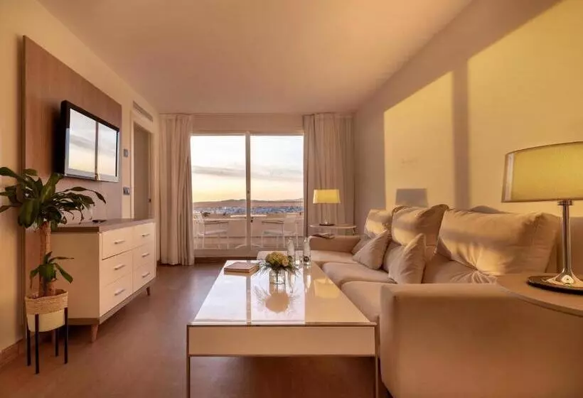 سوییت خانوادگی, Melia Sitges