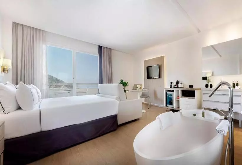 اتاق پرمیوم با چشمانداز دریا, Melia Sitges