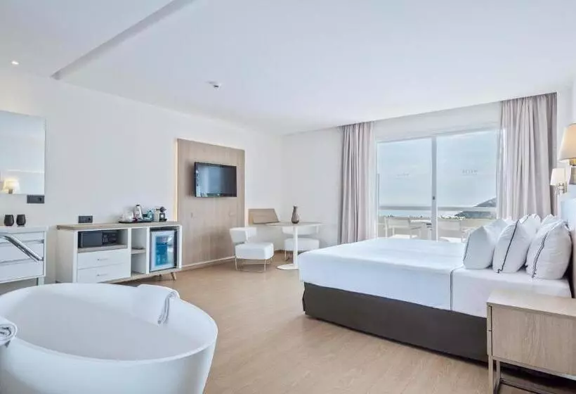 اتاق پرمیوم با چشمانداز دریا, Melia Sitges