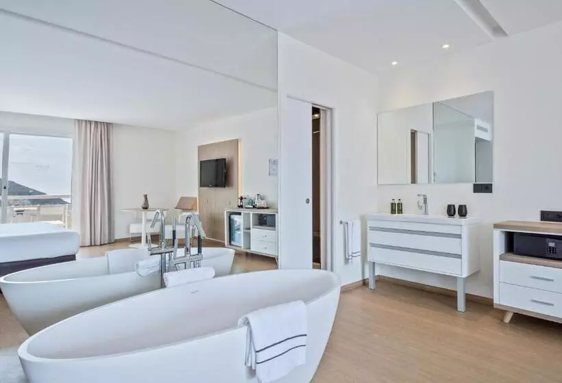 اتاق پرمیوم با چشمانداز دریا, Melia Sitges