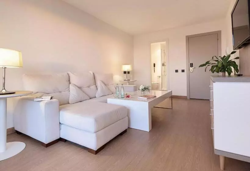 سوییت خانوادگی, Melia Sitges