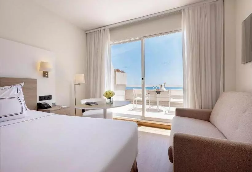 اتاق پرمیوم با چشمانداز دریا, Melia Sitges