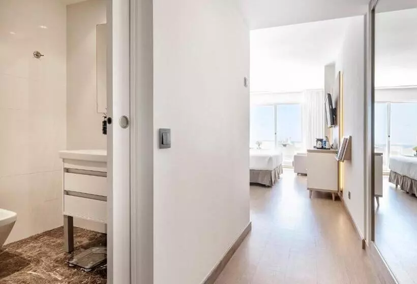 اتاق پرمیوم با چشمانداز دریا, Melia Sitges