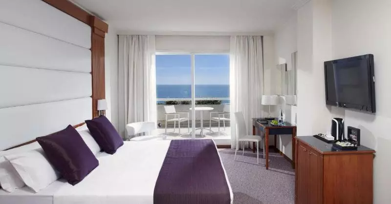 سوییت جونیور, Melia Sitges