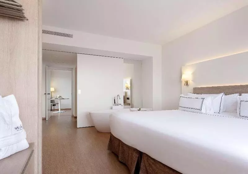 سوییت جونیور, Melia Sitges
