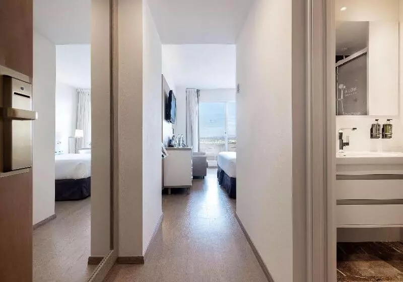 اتاق پرمیوم با چشمانداز دریا, Melia Sitges
