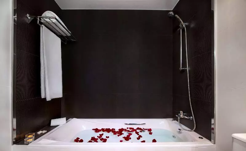 اتاق پرمیوم با چشمانداز دریا, Melia Sitges