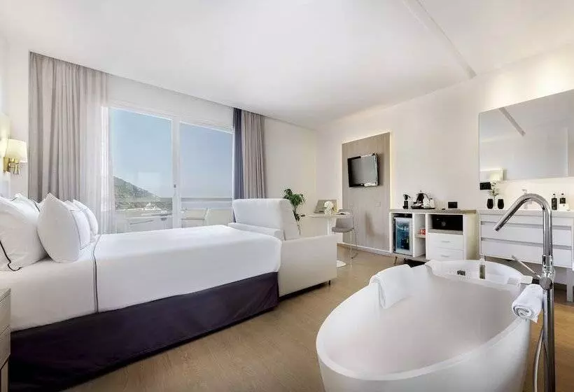 اتاق پرمیوم با چشمانداز دریا, Melia Sitges