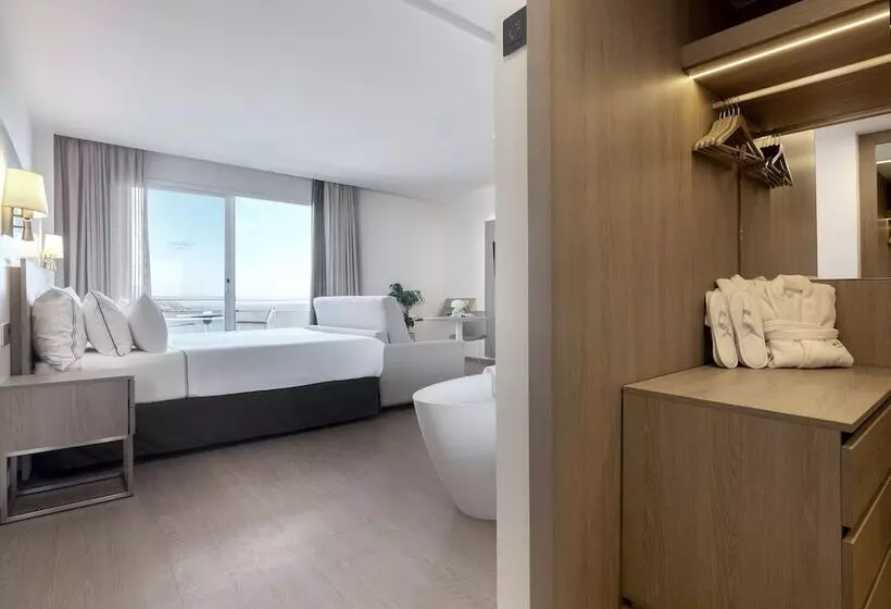 اتاق پرمیوم با چشمانداز دریا, Melia Sitges