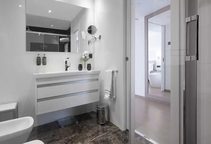 سوییت جونیور, Melia Sitges