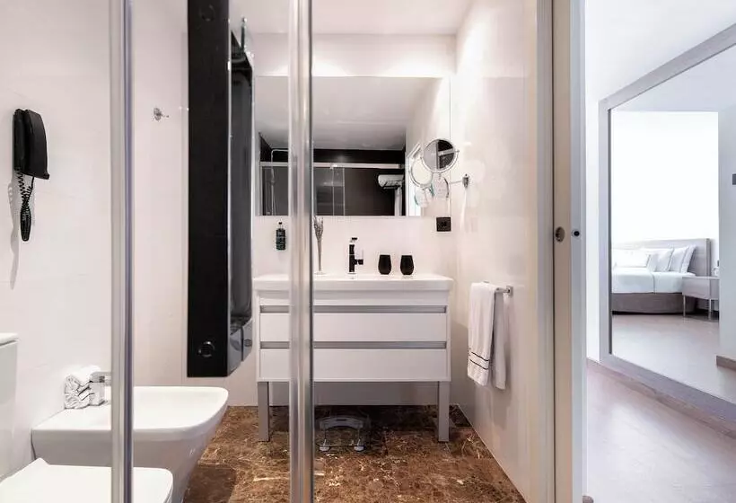 اتاق پرمیوم با چشمانداز دریا, Melia Sitges