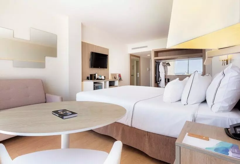 اتاق پرمیوم با چشمانداز دریا, Melia Sitges