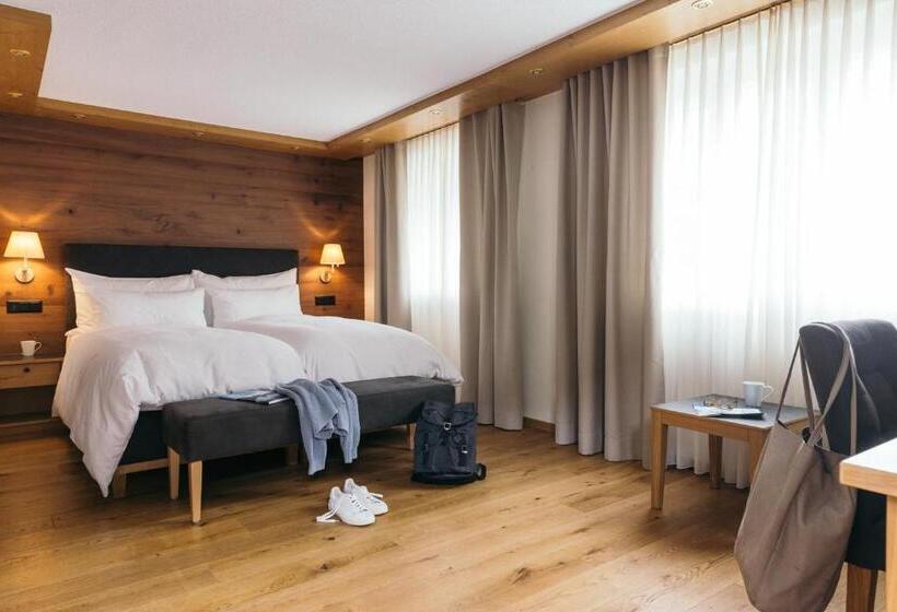 バルコニー付きデラックスルーム, La Couronne Hotel & Spa