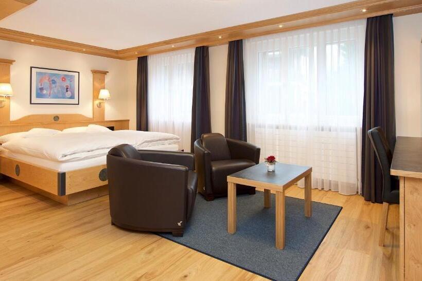 バルコニー付きデラックスルーム, La Couronne Hotel & Spa