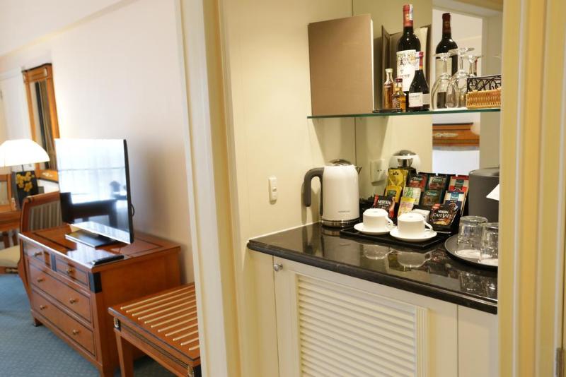 اتاق اجرایی, Lotte Hotel Saigon