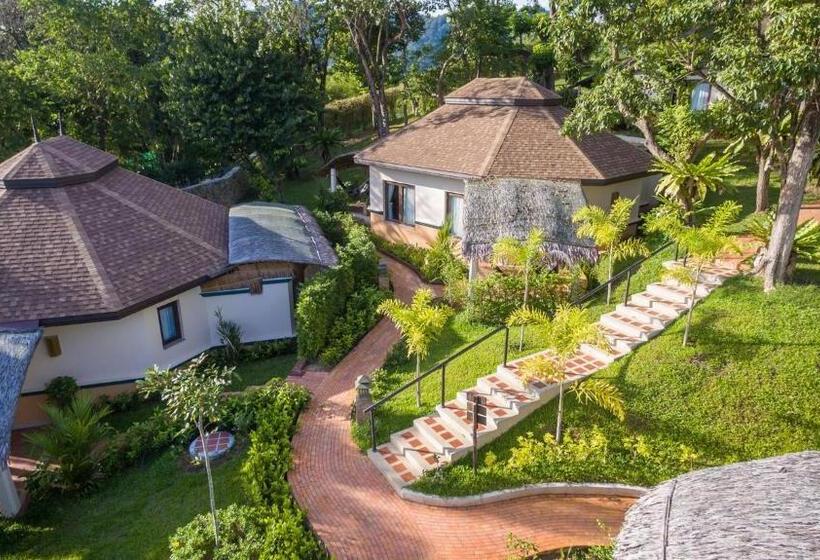 Номер Superior, Mangosteen Ayurveda & Wellness Resort   Sha Plus