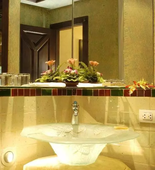 اتاق سوپریور با وان آب گرم, Mangosteen Ayurveda & Wellness Resort   Sha Plus