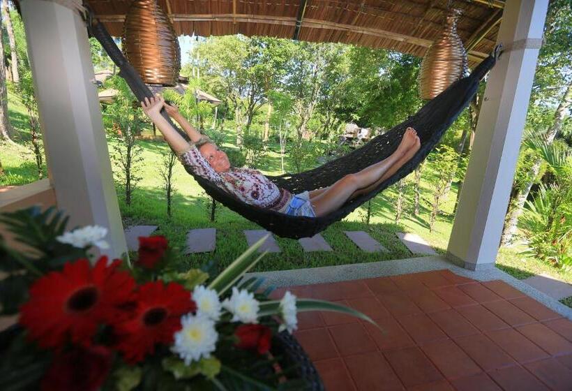 バスタブ付きスーペリアールーム, Mangosteen Ayurveda & Wellness Resort   Sha Plus