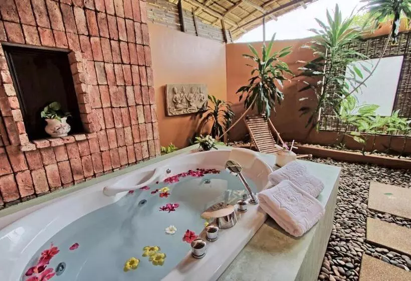اتاق لوکس با وان آب گرم, Mangosteen Ayurveda & Wellness Resort   Sha Plus