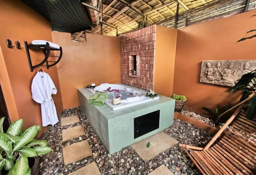 اتاق لوکس با وان آب گرم, Mangosteen Ayurveda & Wellness Resort   Sha Plus