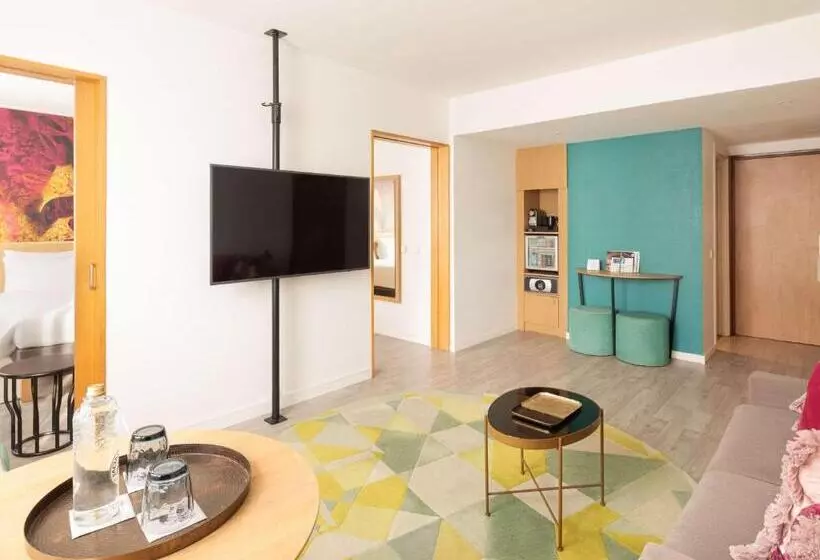 سوئیت با تخت بزرگ, Novotel Barcelona Cornella