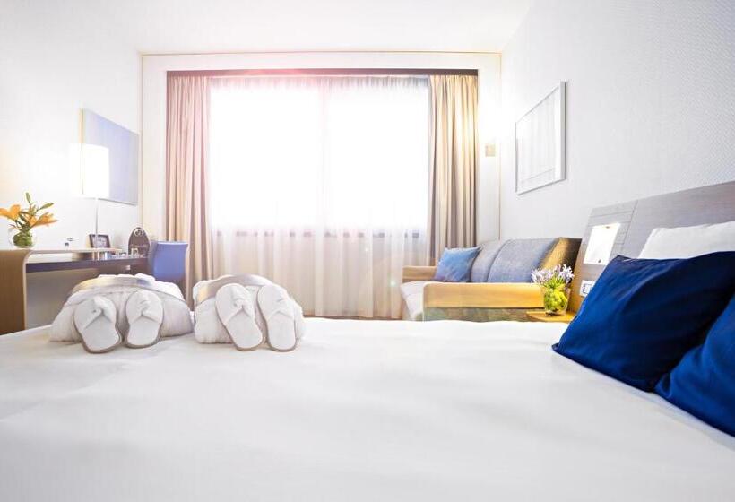 Номер Executive, Novotel Barcelona Cornella