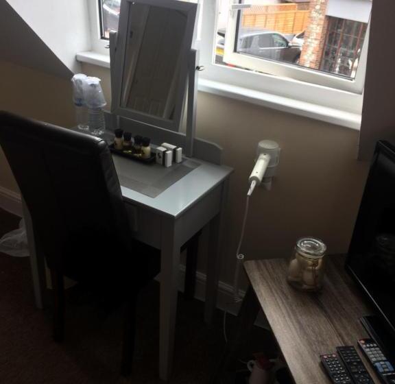 غرفة عائلية, Worthing Rest