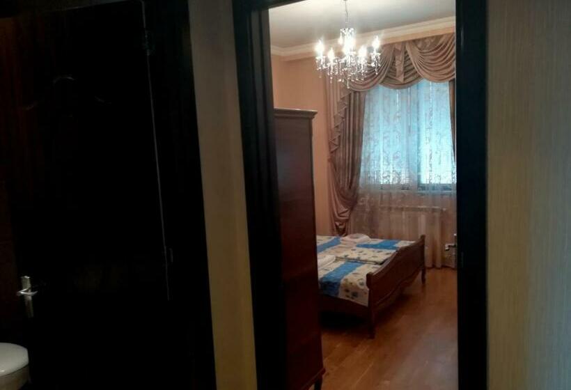 اتاق استاندارد, Leon