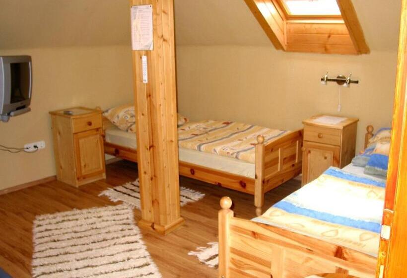 חדר סטנדרט, Tavi Fészek Fogadó