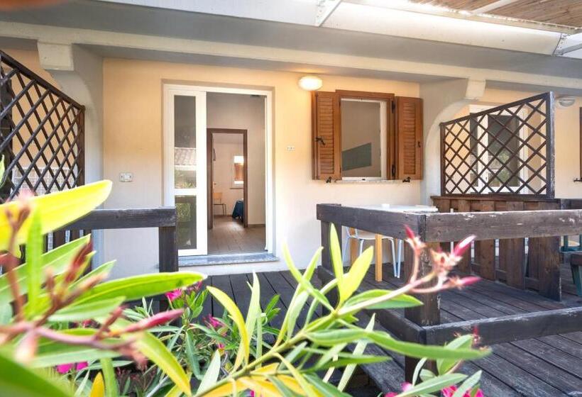 Бунгало Стандарт, Golfo Di Maremma Village