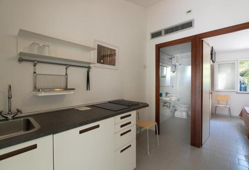 Семейное Бунгало, Golfo Di Maremma Village