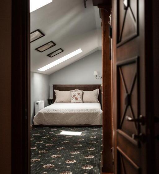 جناح جونيور عائلى, Ekaterinoslav