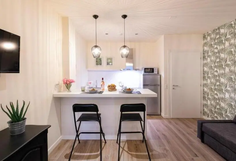 1 Bedroom Apartment Lake View, Park Residence Il Gabbiano