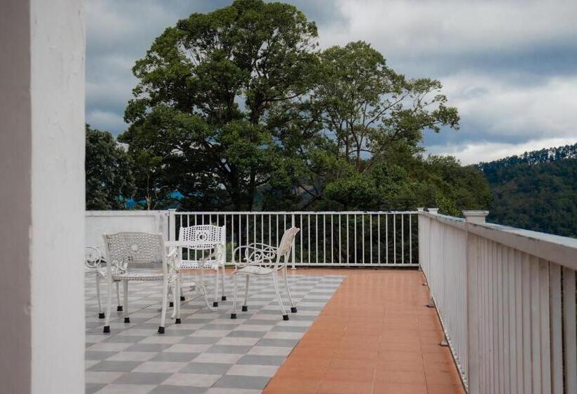 Quarto Triplo Estandar, Roylanka Inn
