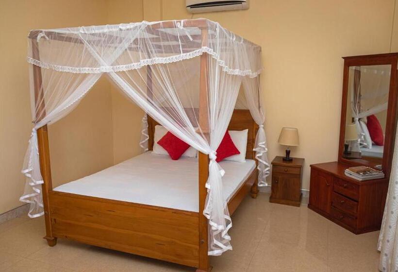 Номер Стандарт Вид на Горы, Roylanka Inn