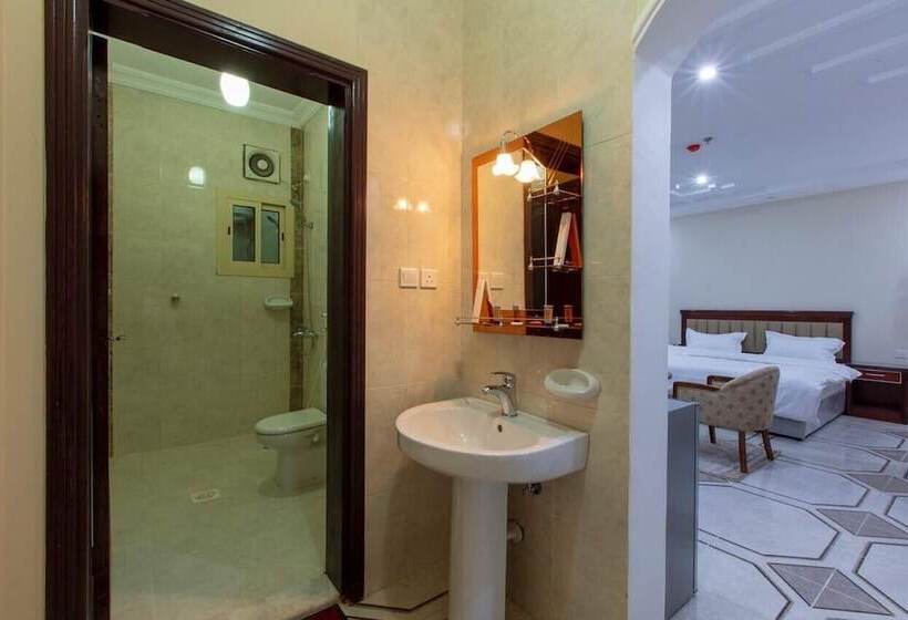 Standard Kolmen Hengen Huone, The Golden Coast