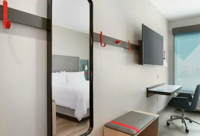 キングサイズベッドのスタンダードルーム, Avid Hotel Cedar Rapids South Arpt Area, An Ihg