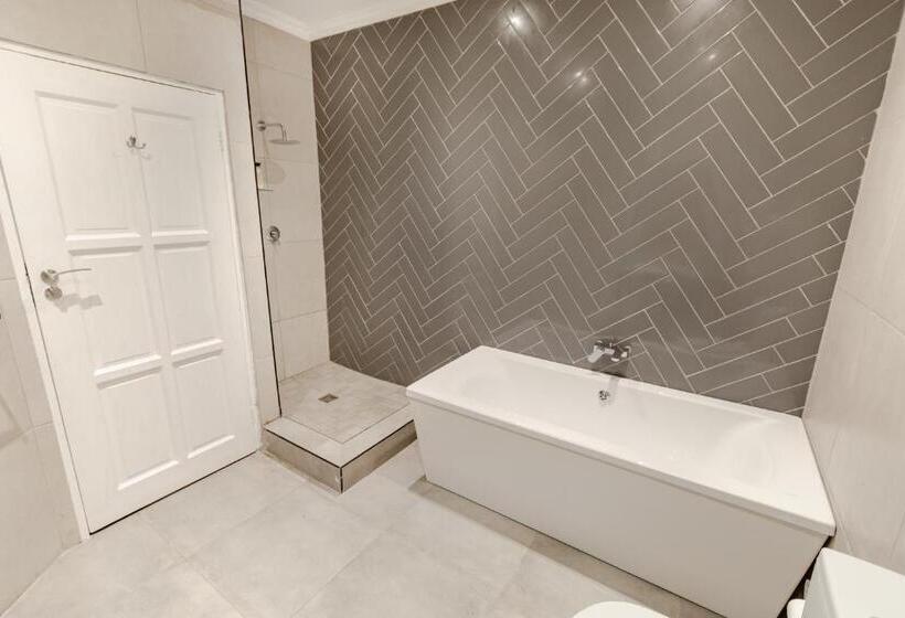 اتاق استاندارد با تخت بزرگ, Essenwood House