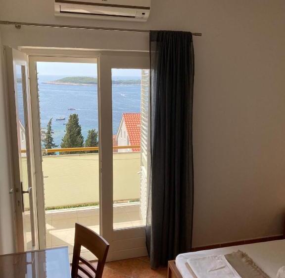 اتاق استاندارد با بالکن و چشمانداز دریا, Rooms Vinka Tudor