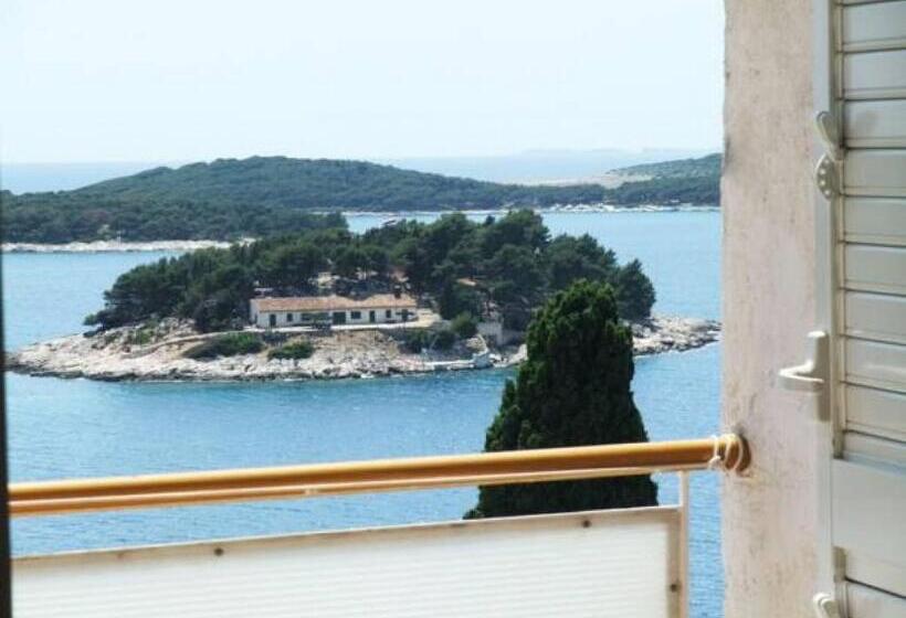 اتاق استاندارد با بالکن و چشمانداز دریا, Rooms Vinka Tudor