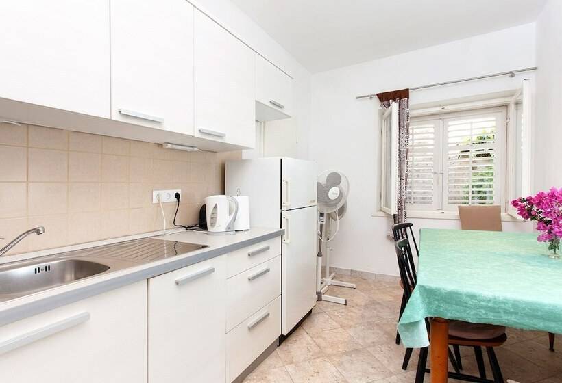 اتاق استاندارد با بالکن و چشمانداز دریا, Rooms Vinka Tudor