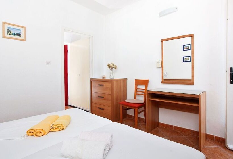 اتاق استاندارد با بالکن و چشمانداز دریا, Rooms Vinka Tudor