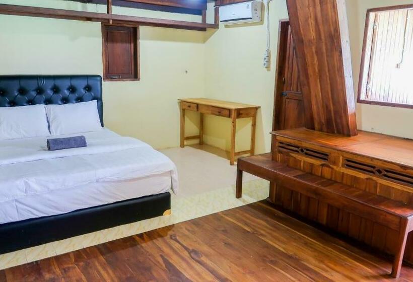 家庭间, Phinisi Hostel Bira