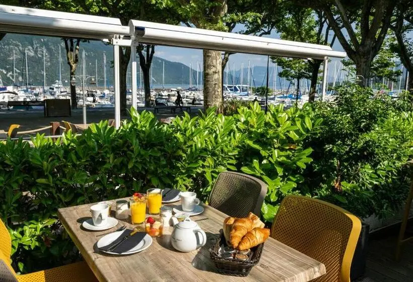 اتاق استاندارد سه نفره, Beau Rivage