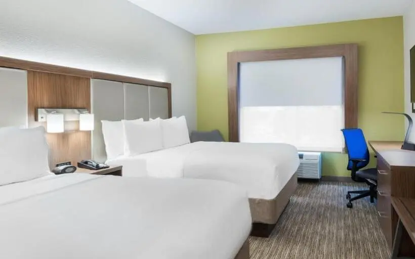 スイート, Holiday Inn Express & Suites Heath Newark, An Ihg