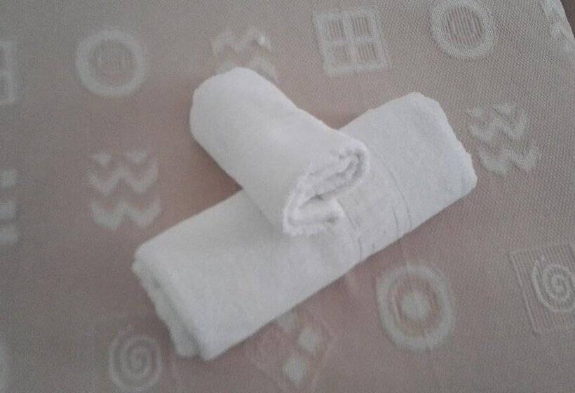 스탠다드 룸, Naxos Harmony