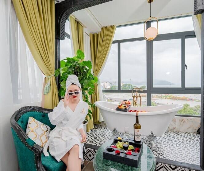 سوییت لوکس, Athena Hotel Quy Nhơn