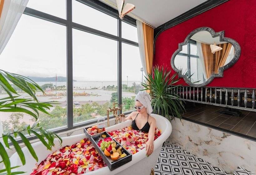 سوییت لوکس, Athena Hotel Quy Nhơn