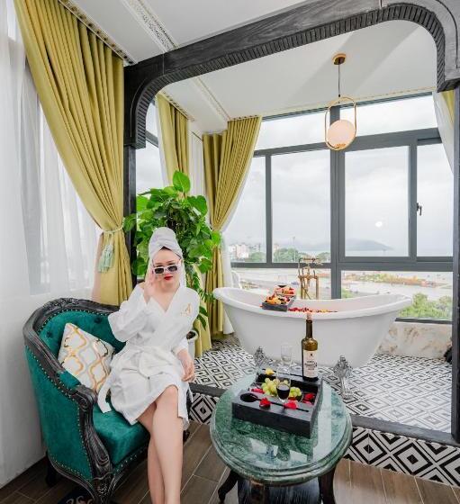 سوییت لوکس, Athena Hotel Quy Nhơn